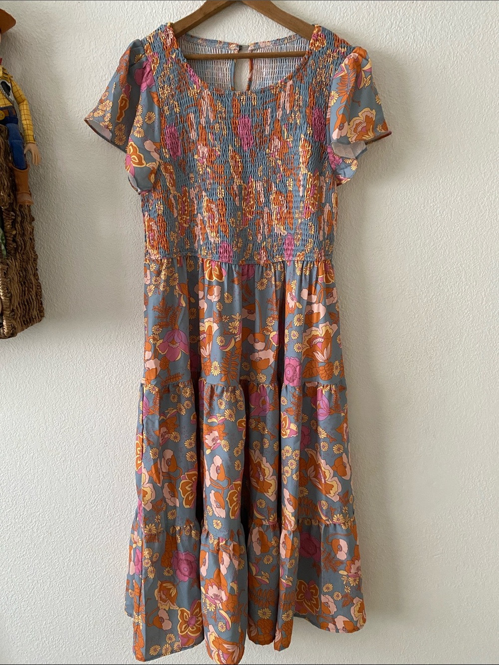 Kim Curvy Smocked Floral Dress. XL.